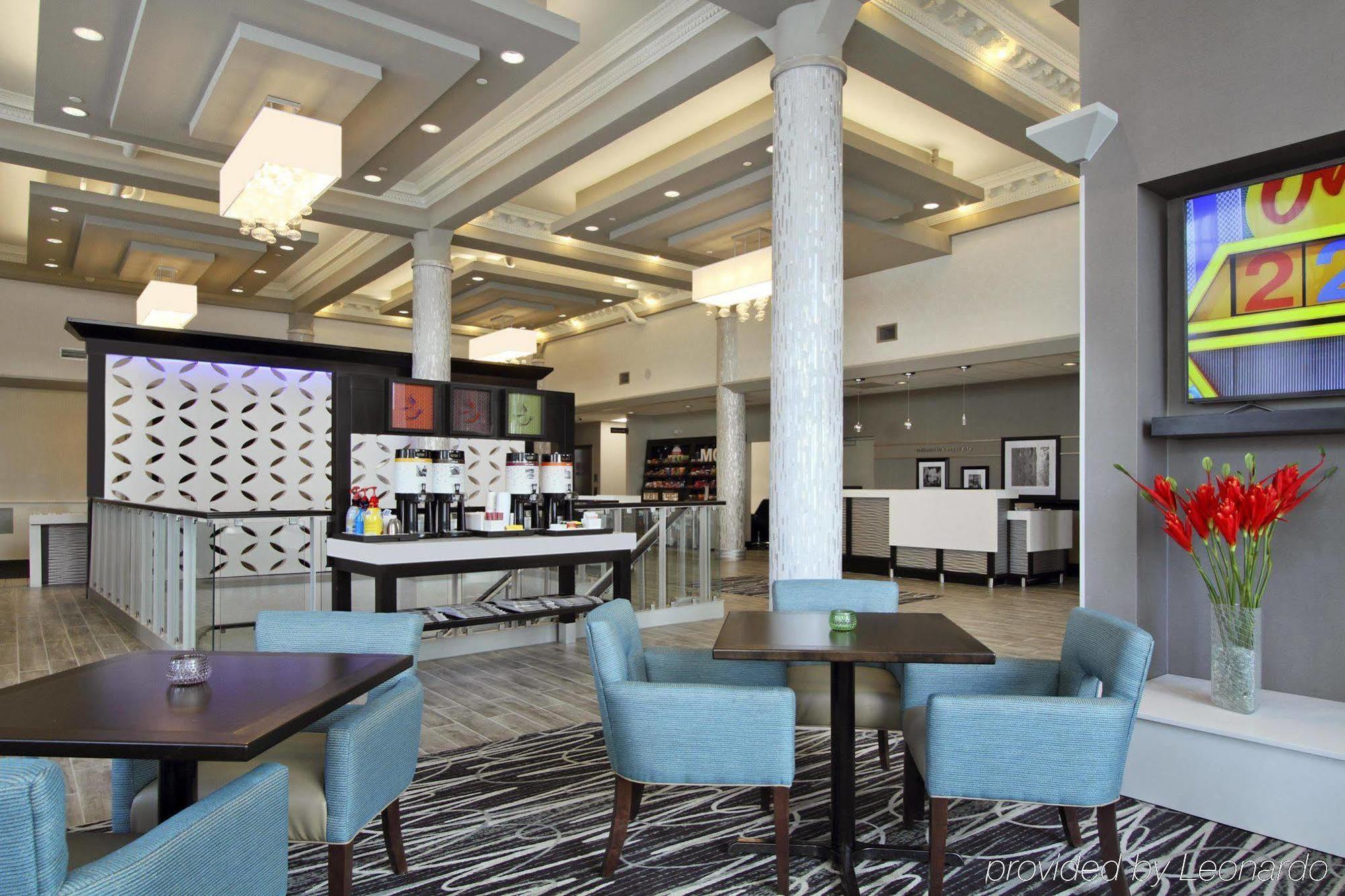 Hampton Kansas - Downtown Financial District Hotel